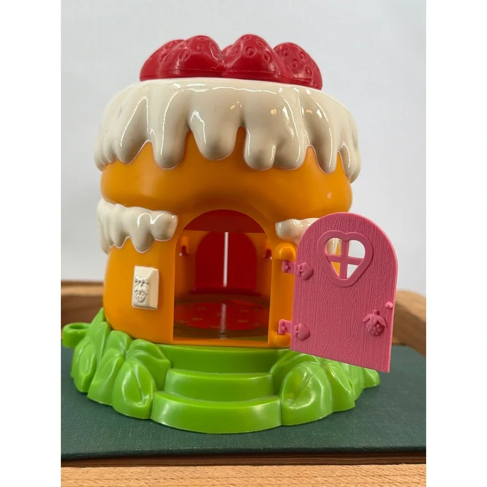 Vintage 1981 Strawberry Shortcake Berry Bake Shoppe Kenner Playset No 43500